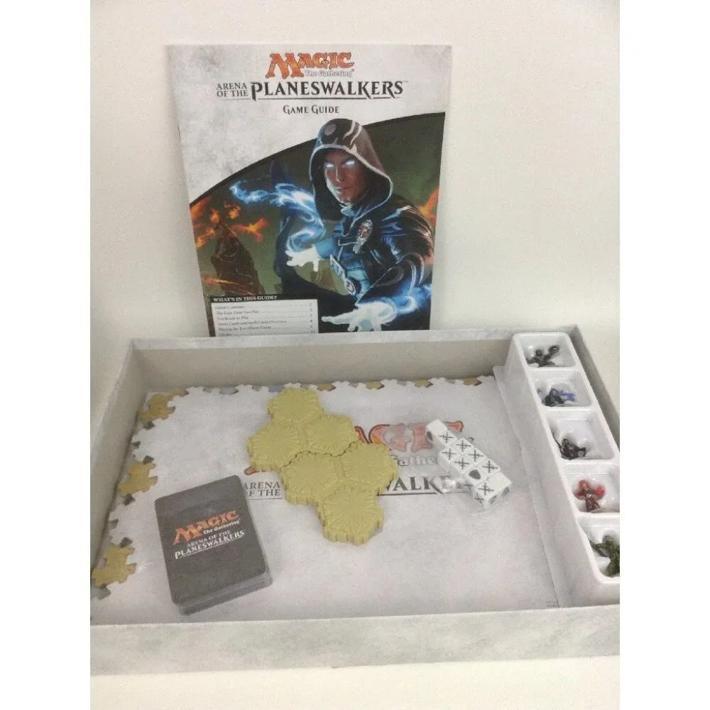 Hasbro Magic The Gathering Arena of The Planeswalkers  Board Game Combat 2014